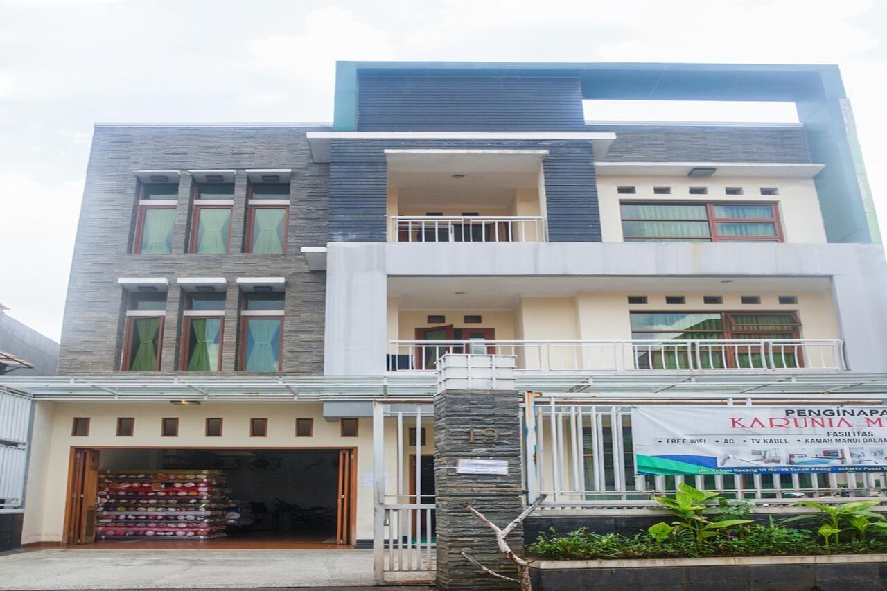 Oyo 3894 Karunia Muslim Syariah Hotel Jakarta Exterior photo