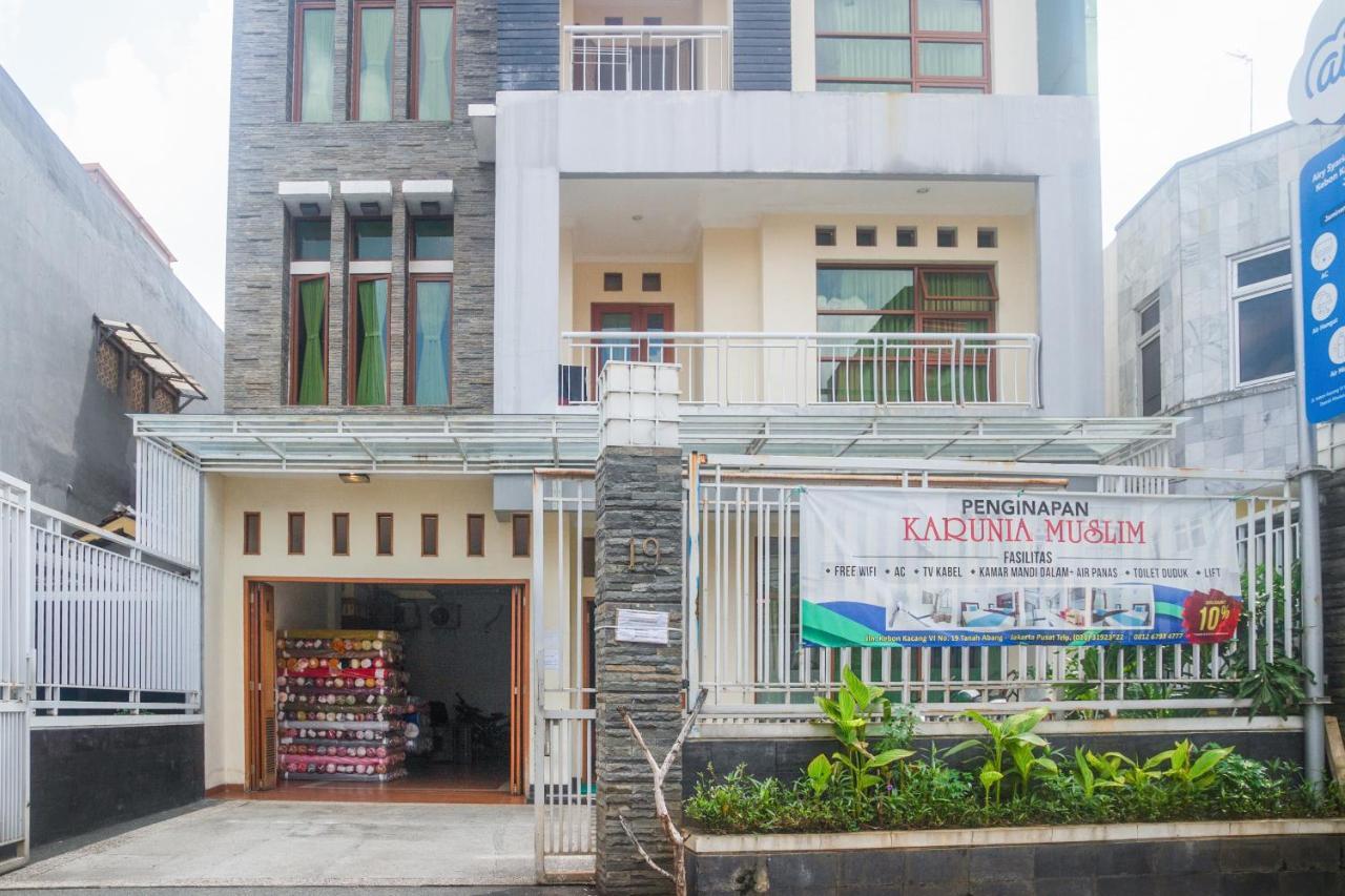 Oyo 3894 Karunia Muslim Syariah Hotel Jakarta Exterior photo