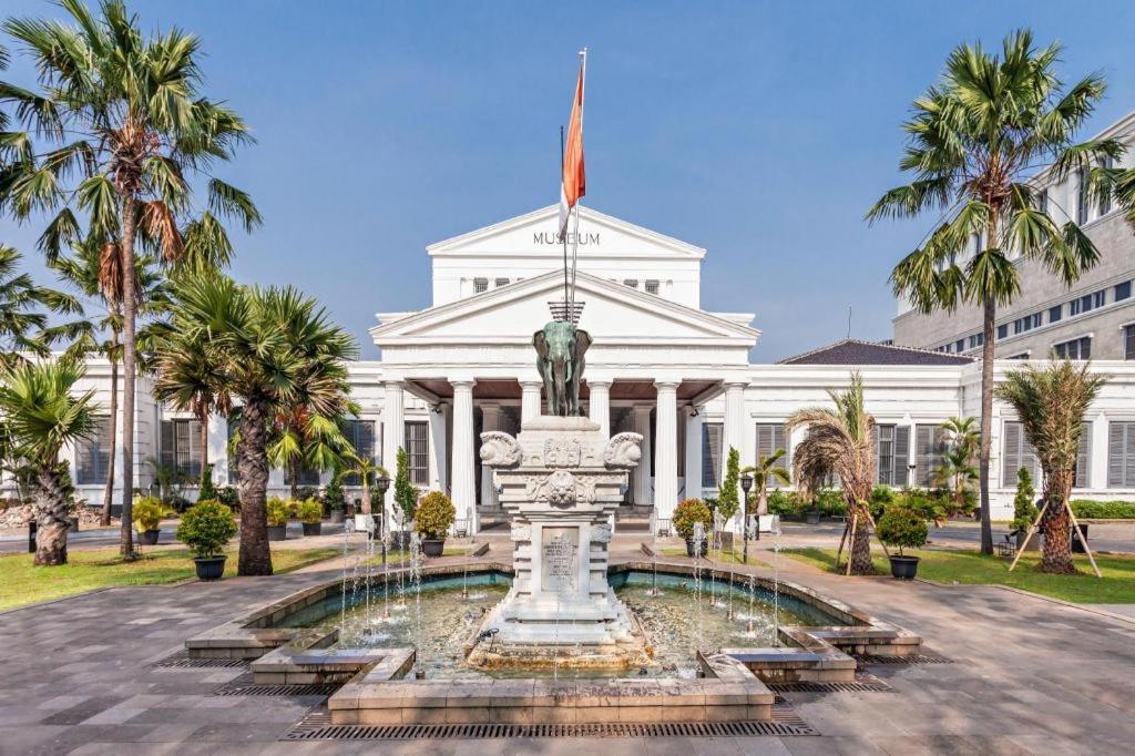 Oyo 3894 Karunia Muslim Syariah Hotel Jakarta Exterior photo